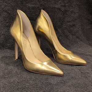 Jessica Simpson Cambridge Pointed Toe Pump In Metallic Gold